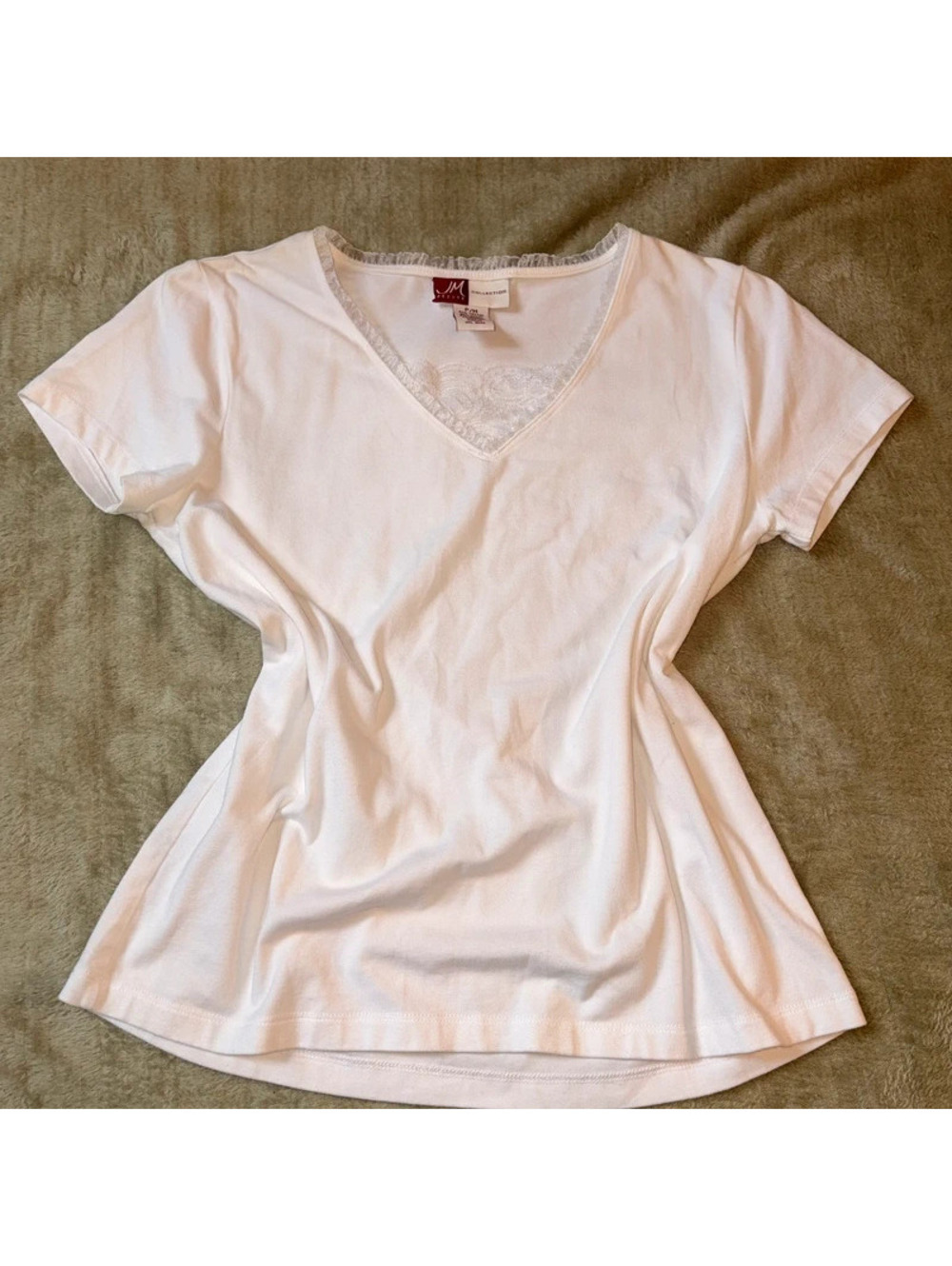 White Y2K Cottagecore t-Shirt with lace V-Neck and Trim